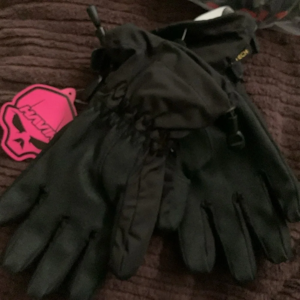 Gloves - Picture 2 of 3